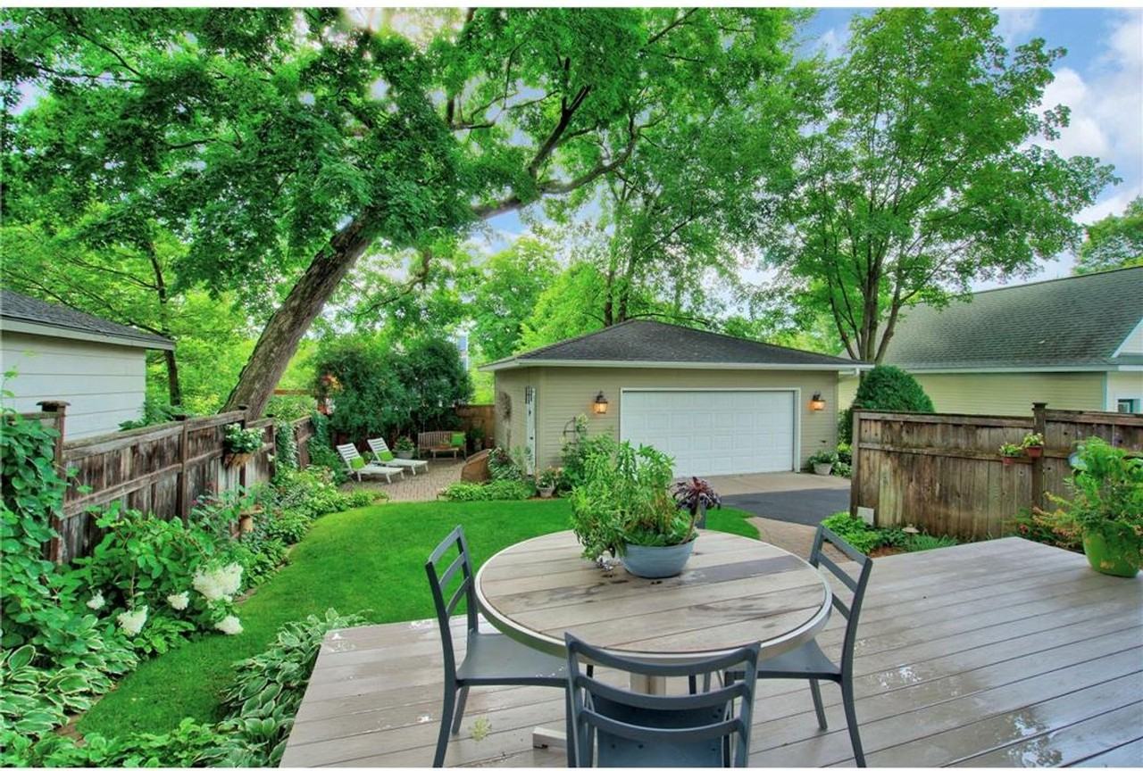 214 Broadway Avenue North - Photo 2 of 8