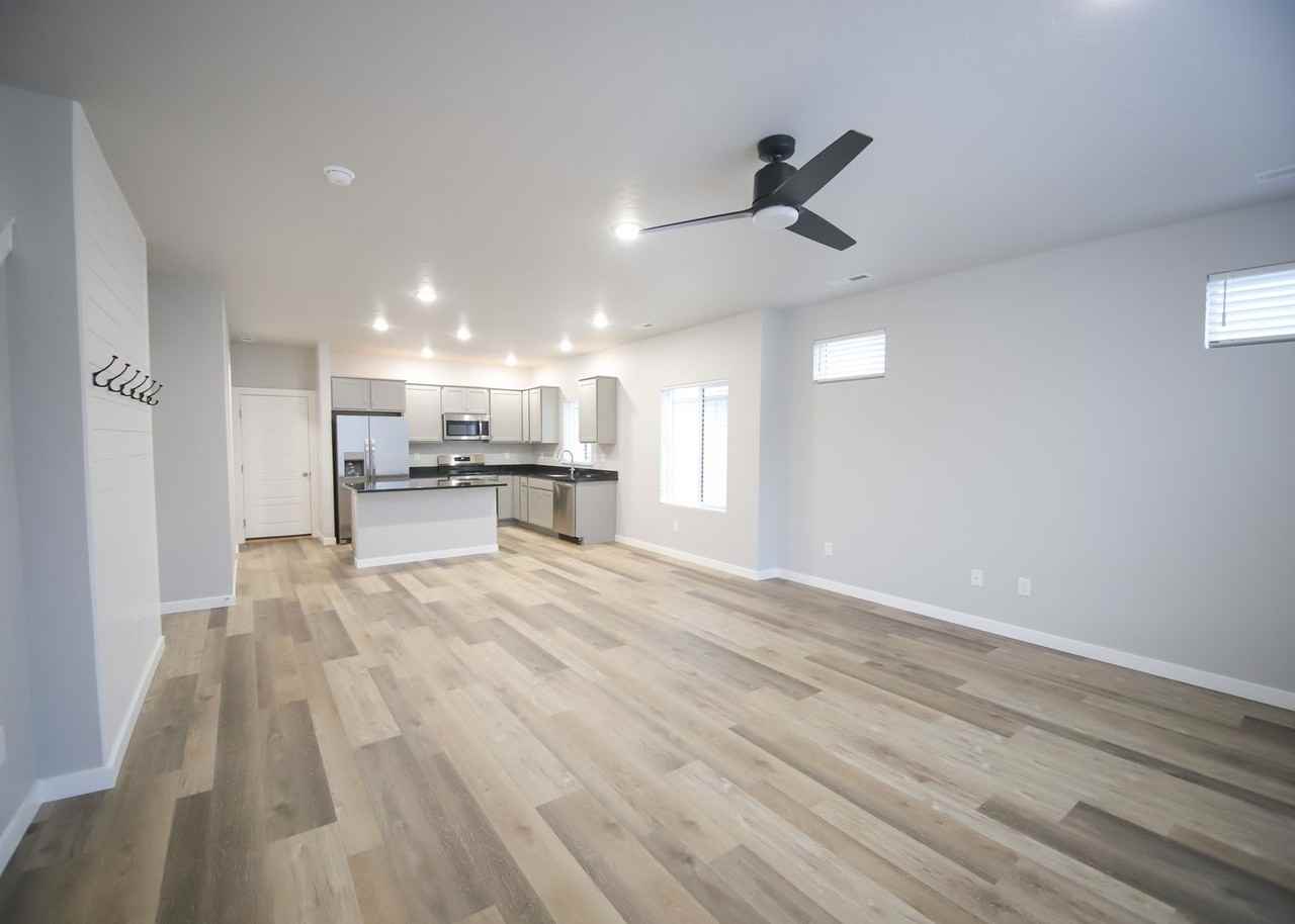 247 S Fritts Ave - Photo 2 of 14