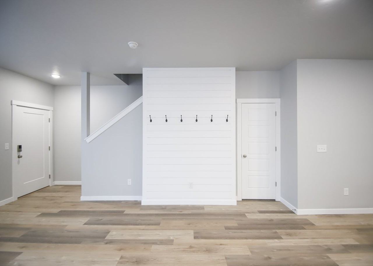 247 S Fritts Ave - Photo 4 of 14