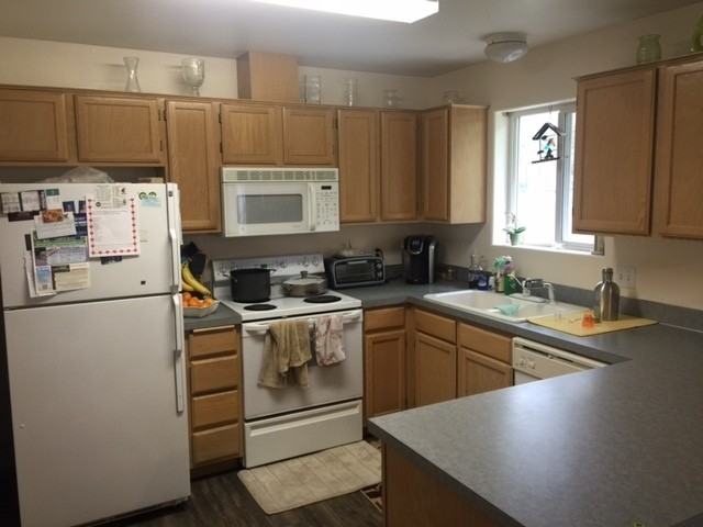 325 Nw Parr Dr - Photo 3 of 9