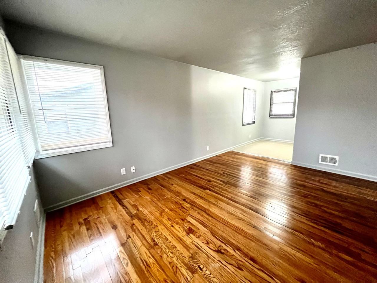 Redman Avenue 4487 - Photo 2 of 11