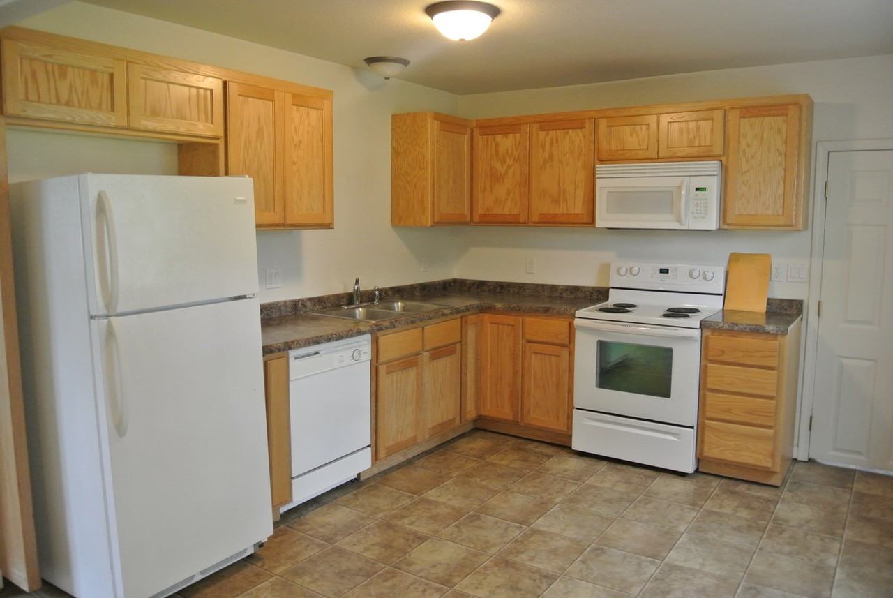 1711 2nd Ave Nw - Photo 4 of 9