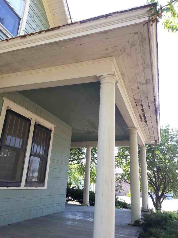 905 5th St - Photo 2 of 15