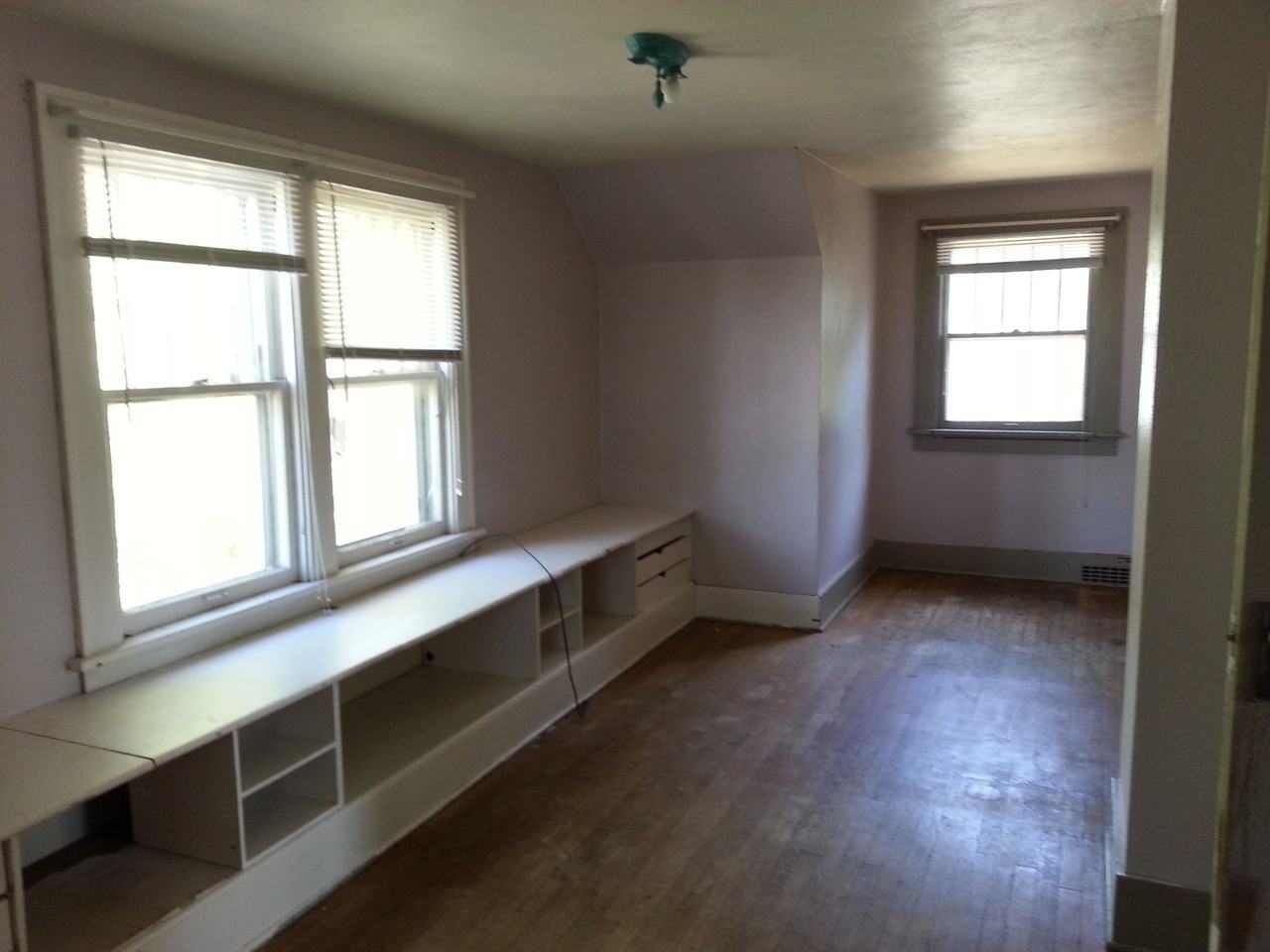 905 5th St - Photo 7 of 15