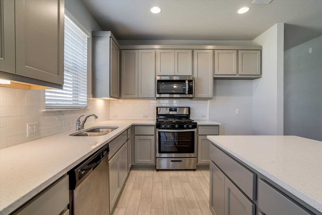 2705 Brushwood Mdw - Photo 3 of 22