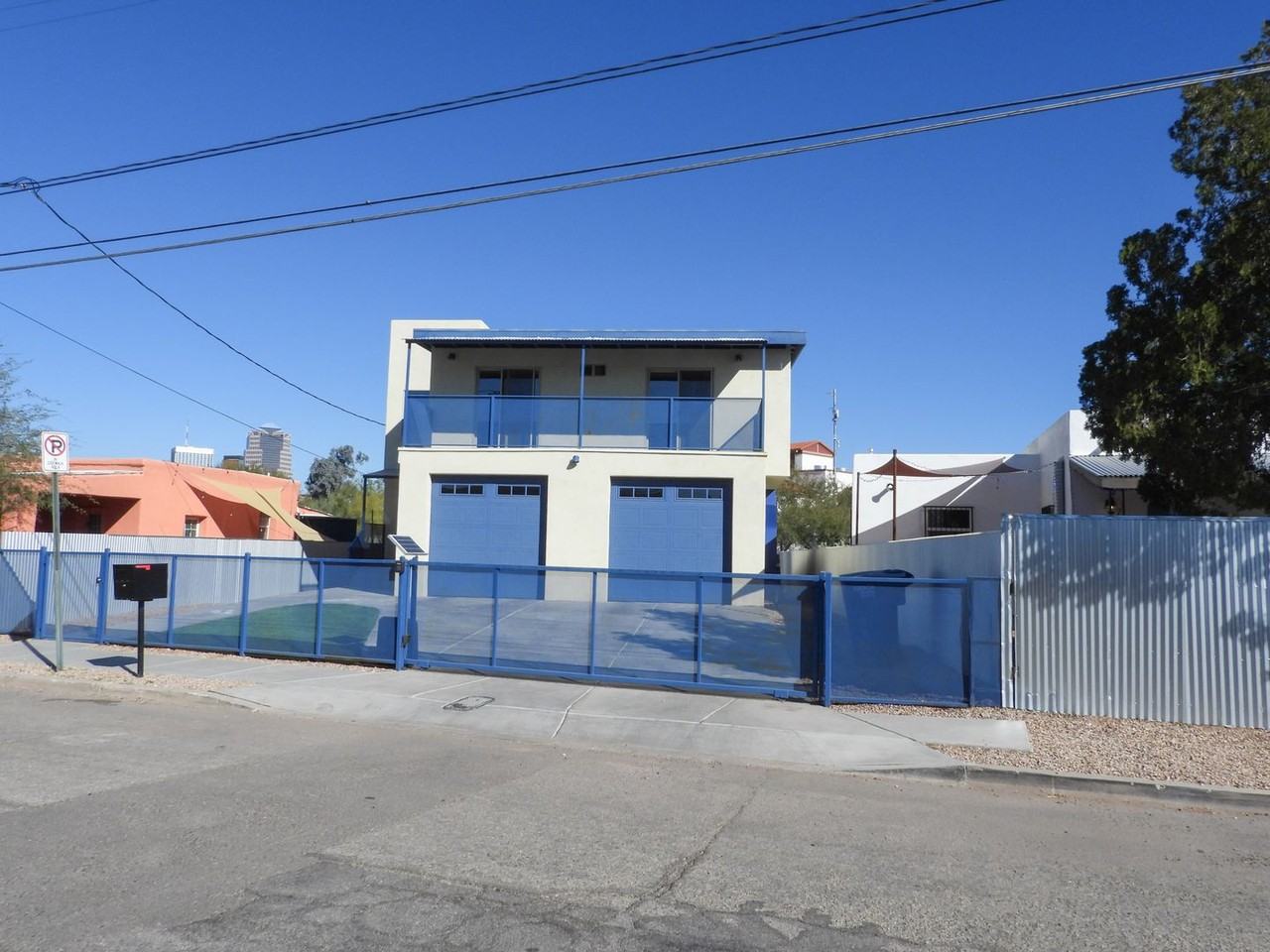 423 S Sentinel Ave - Photo 2 of 34