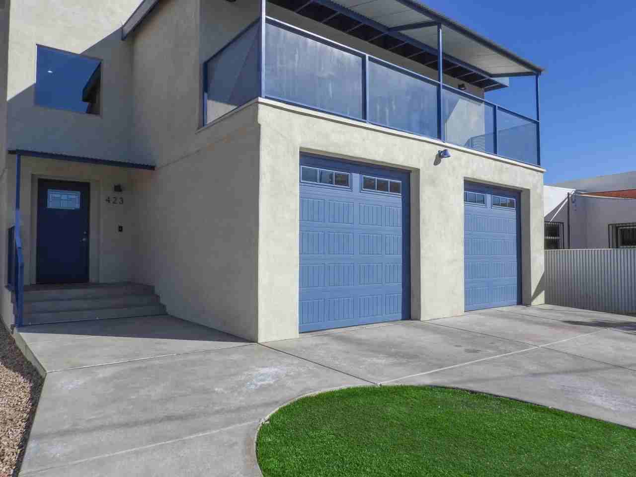 423 S Sentinel Ave - Photo 4 of 34