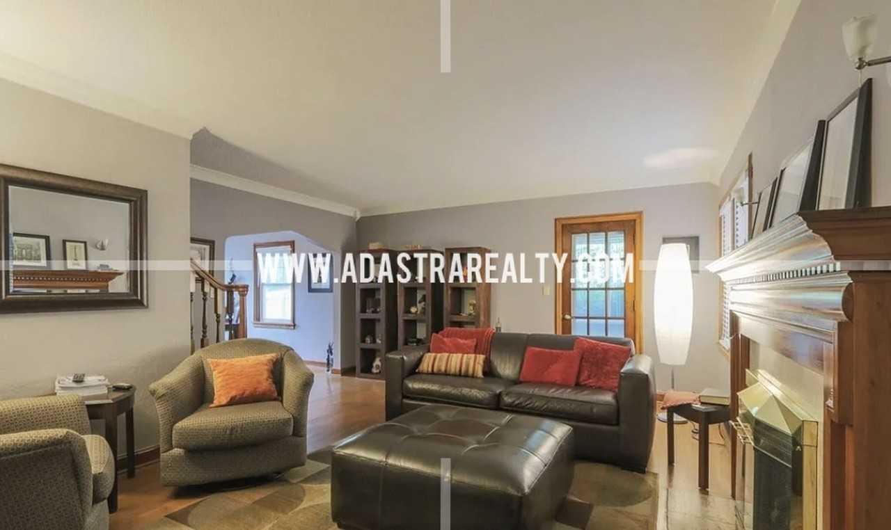 644 E 70th Ter - Photo 3 of 22