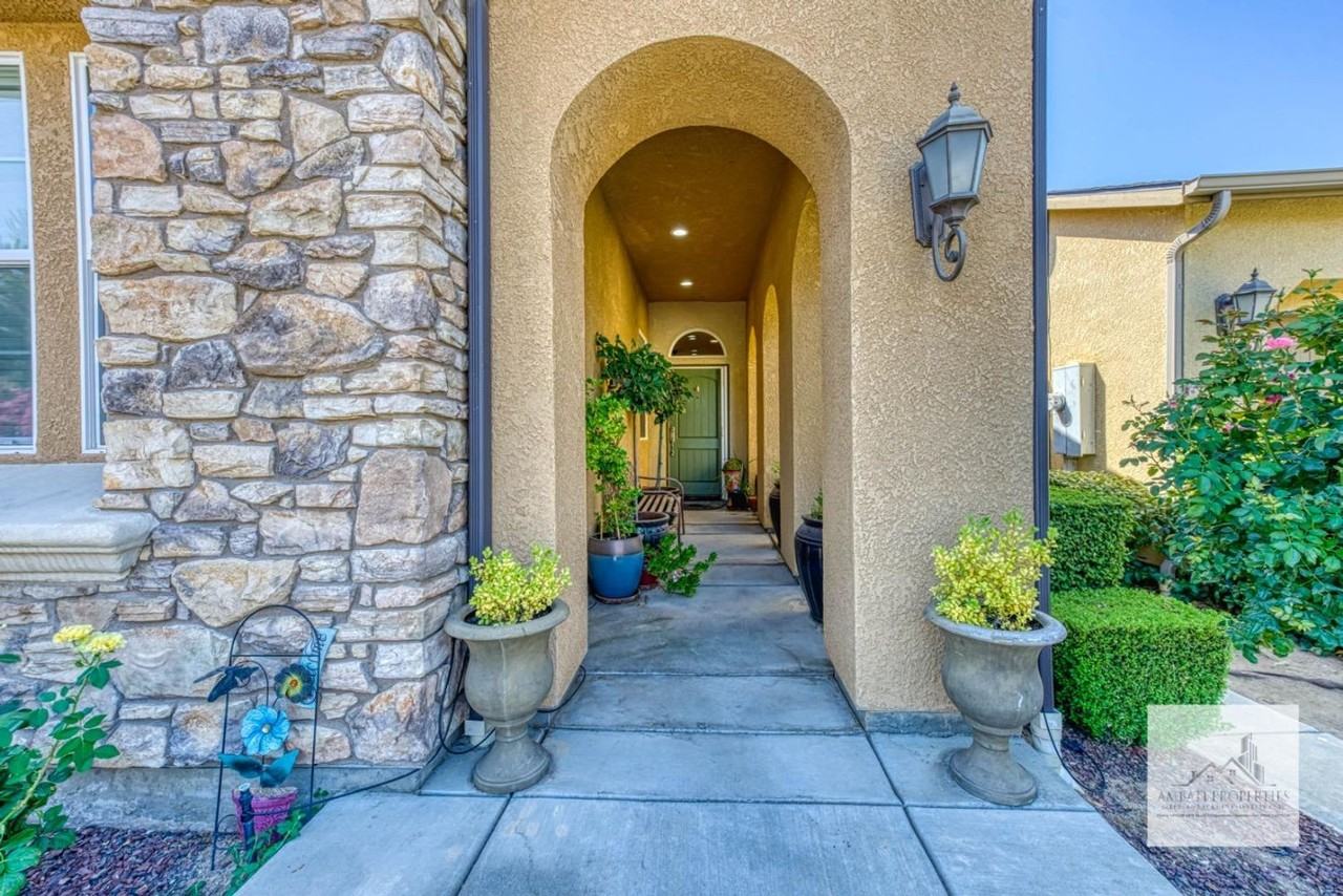 3754 Salem Ln - Photo 2 of 17