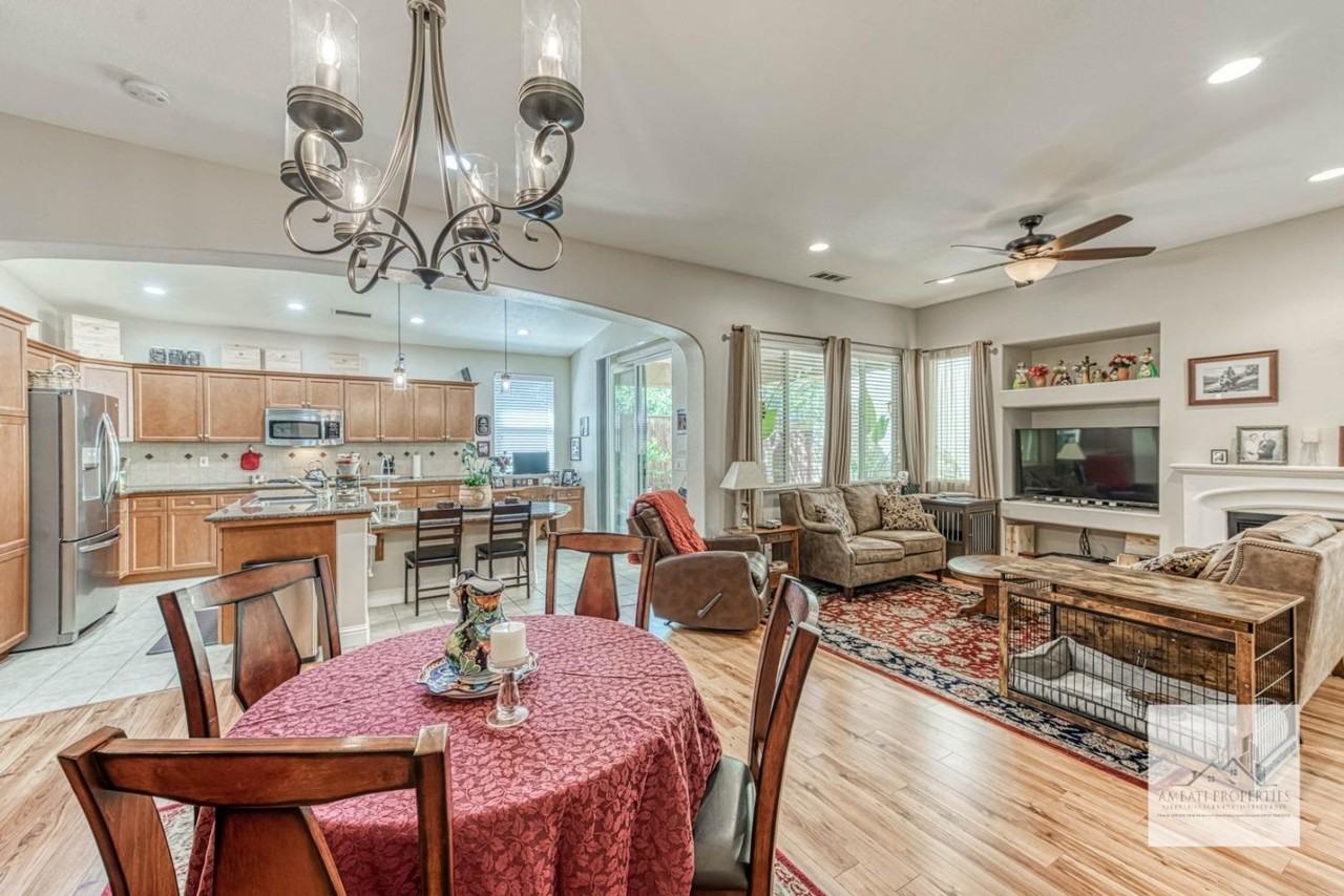 3754 Salem Ln - Photo 4 of 17