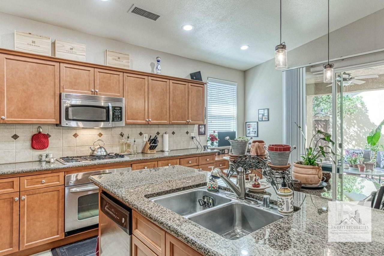 3754 Salem Ln - Photo 7 of 17