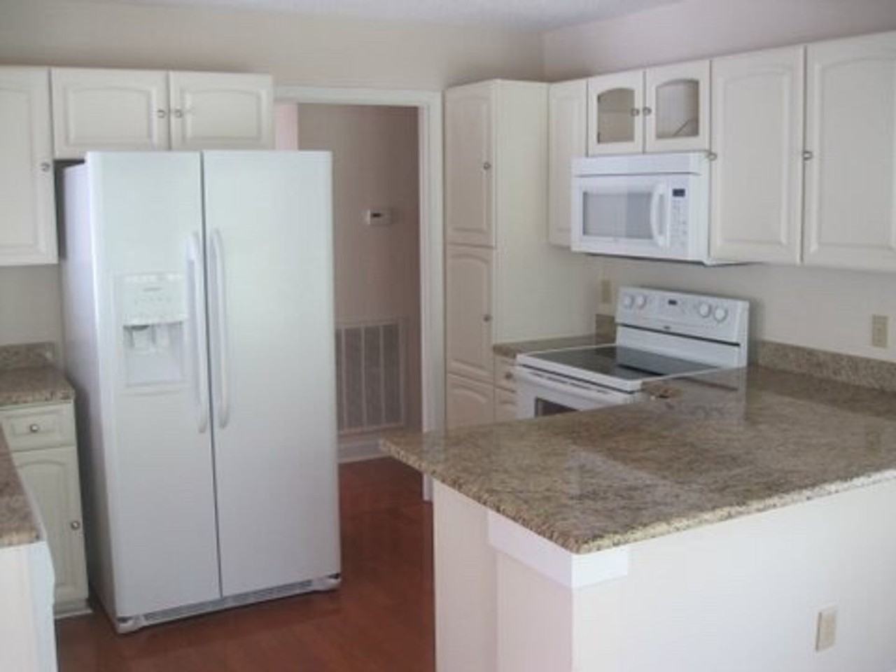 320 Kirkwood Dr - Photo 6 of 11
