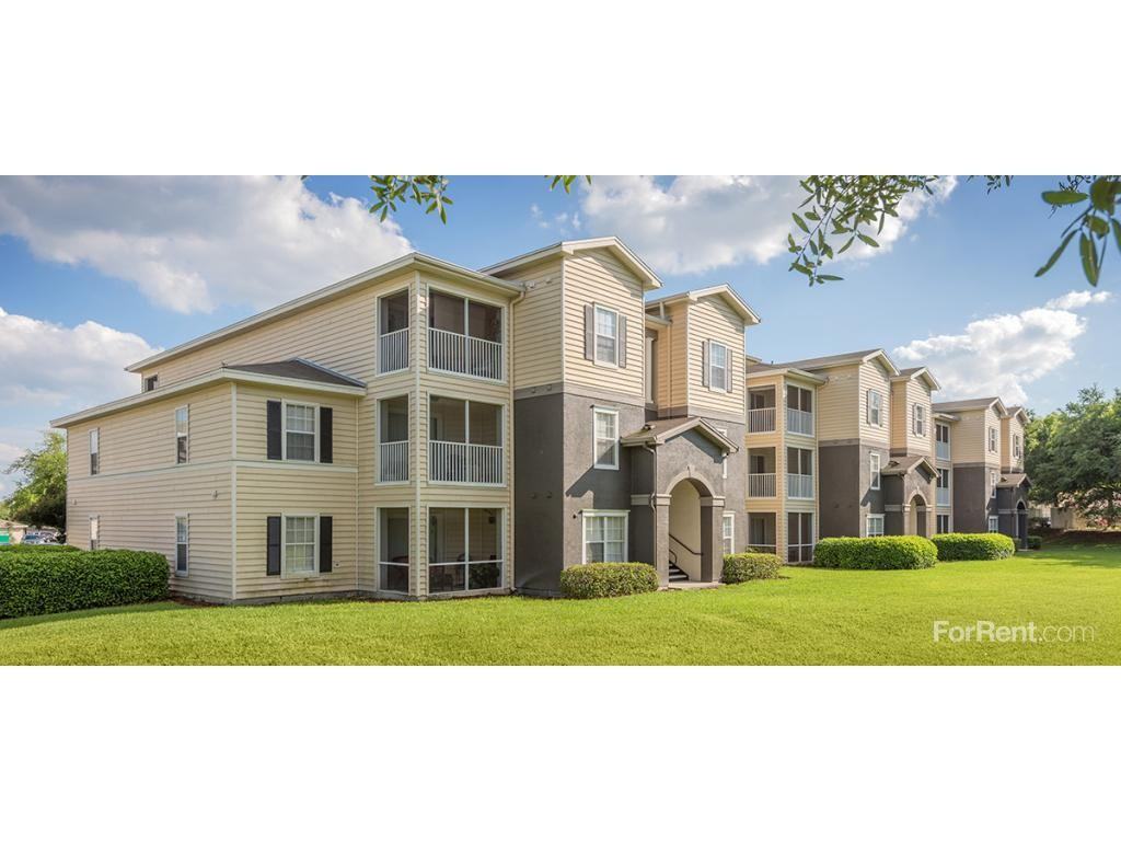 Colonial Village at Twin Lakes - Photo 3 of 10