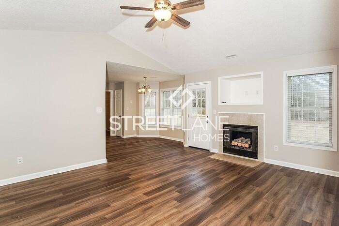 225 Falcon Ridge Dr - Photo 2 of 16