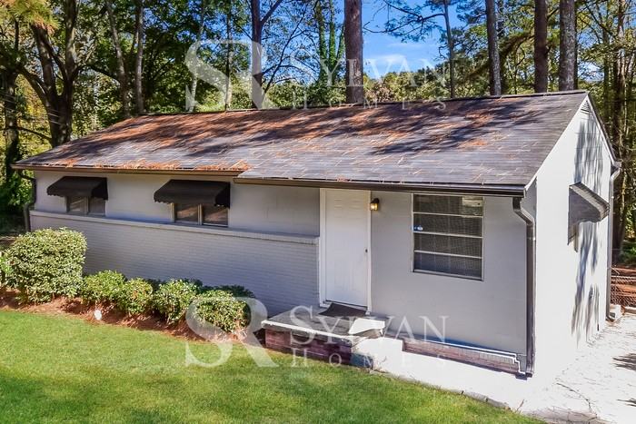 1079 Stonewall Dr Se - Photo 2 of 15