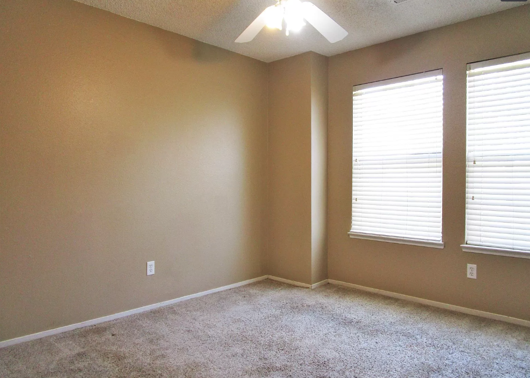 325 Cantebury Dr #1 - Photo 6 of 11