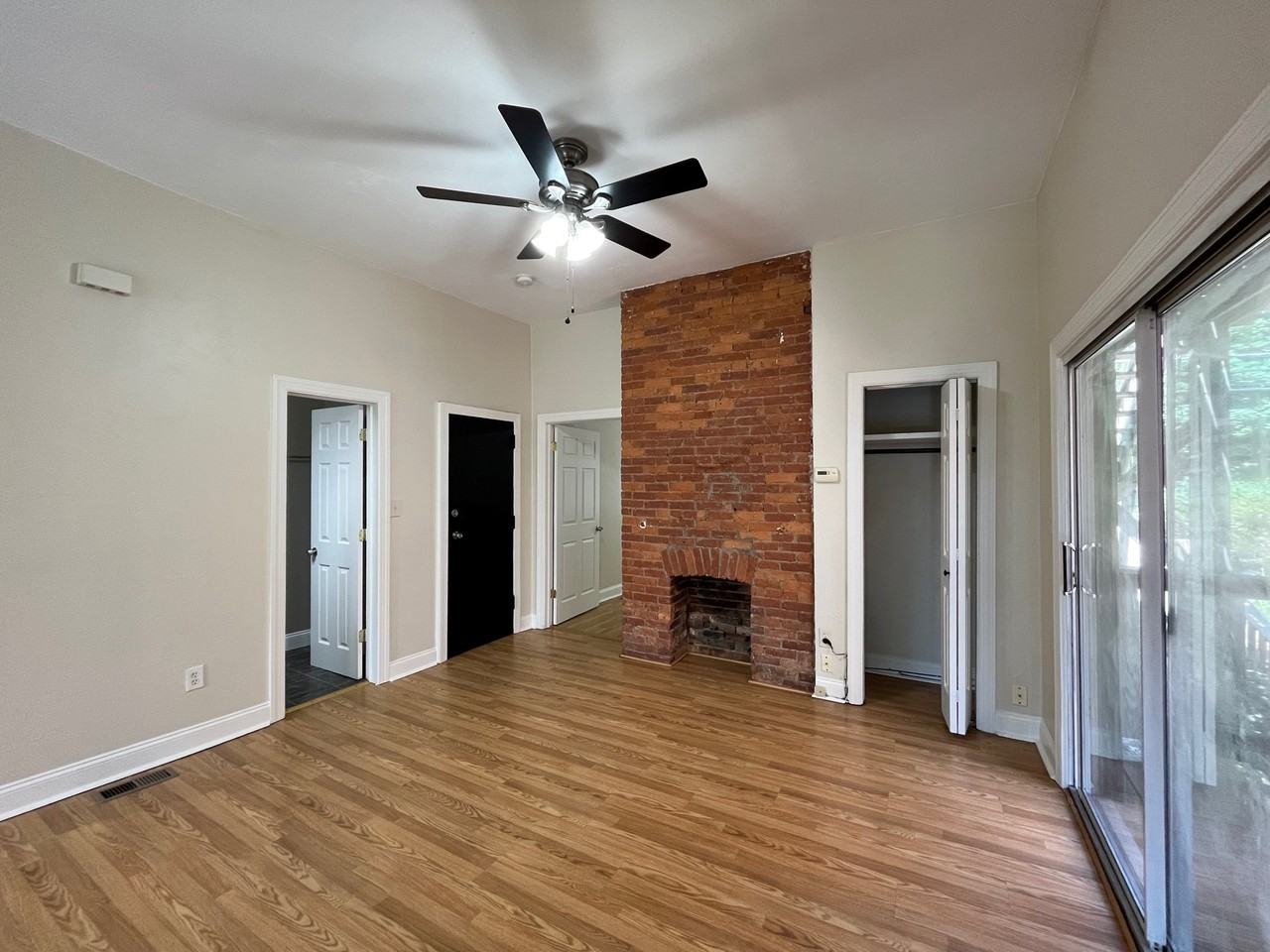 521 S Braddock Ave #1 - Photo 3 of 25
