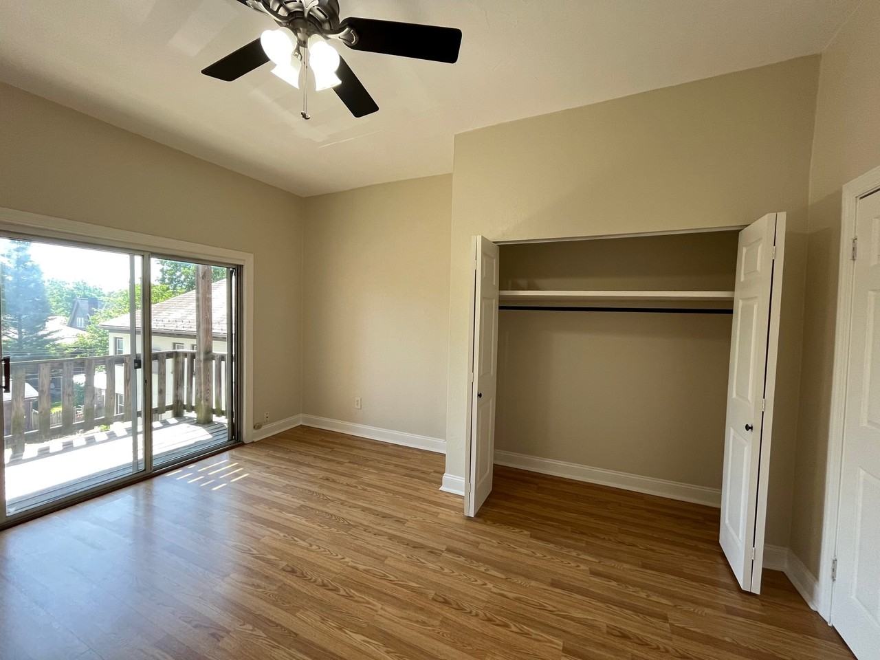 521 S Braddock Ave #1 - Photo 5 of 25