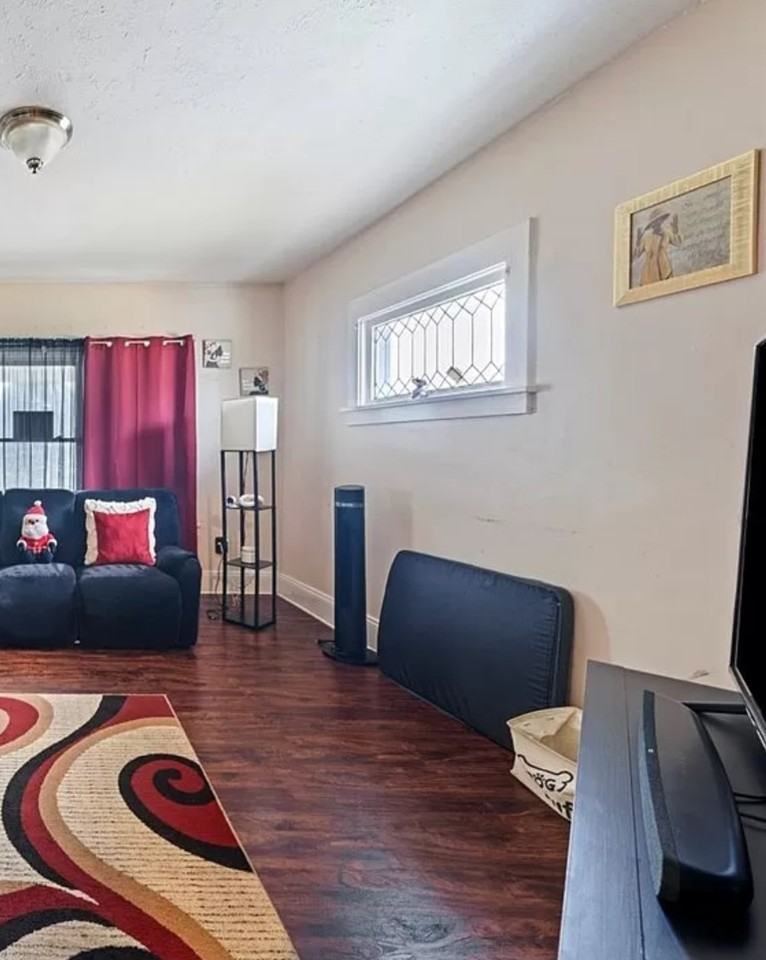 2041 W 91st St #DOWN - Photo 2 of 3