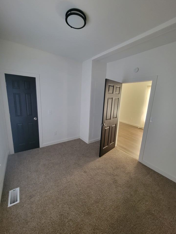 701 11th St #NA - Photo 4 of 6
