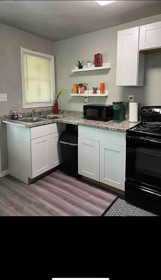 1216 W Horah St - Photo 5 of 15