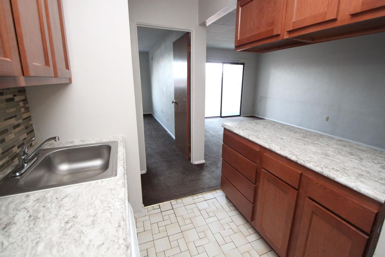 527  MONROE AVEAPT 406 #406 - Photo 3 of 7