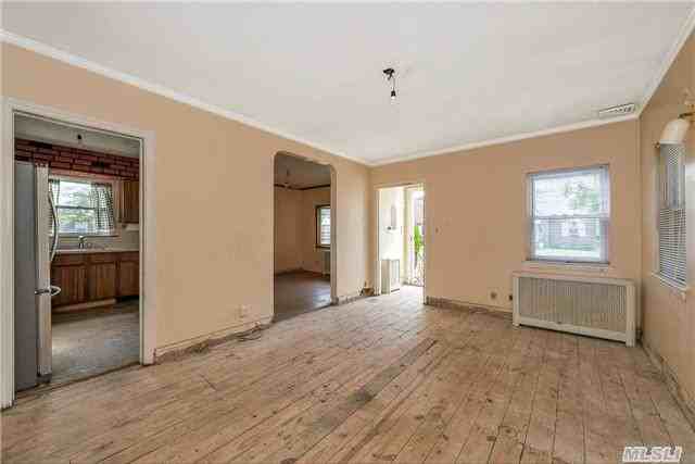 111 Lutz Dr - Photo 3 of 10