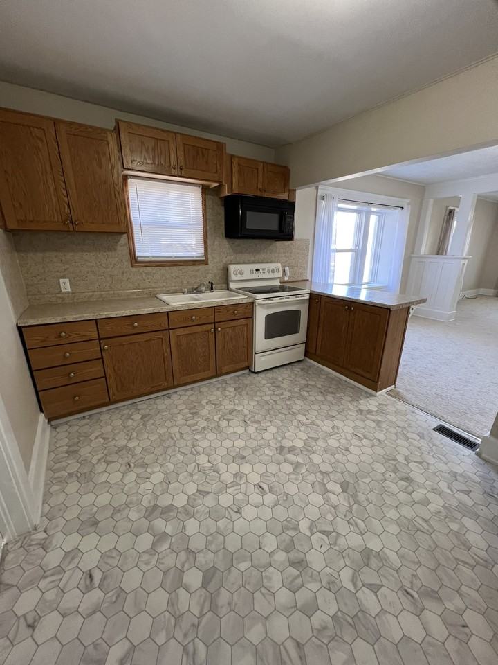 1403 W Malcolm X St, Lansing, MI 48915, USA 2 unit Rentals Zumper