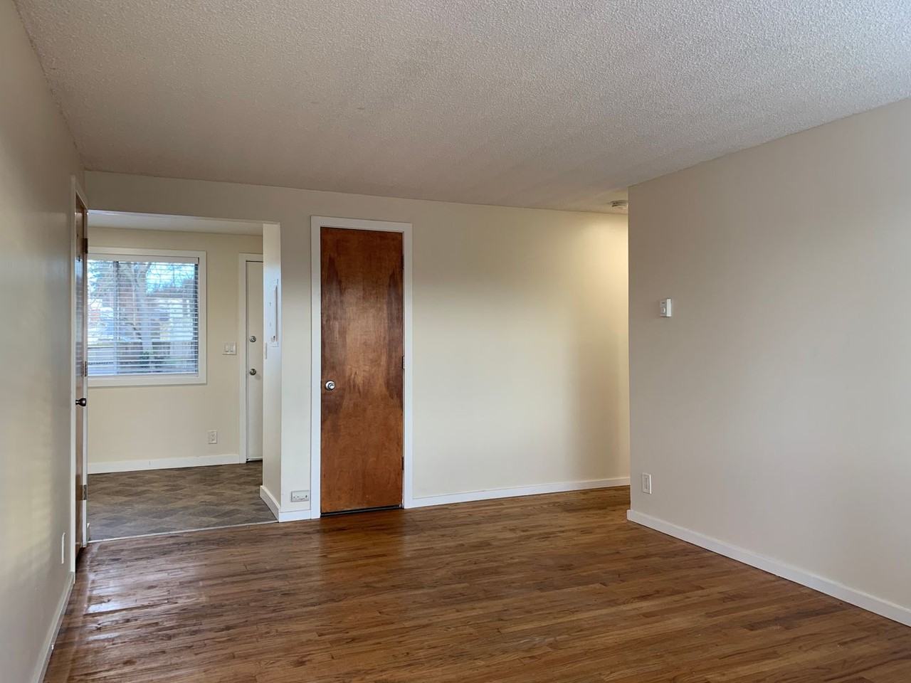C2402 - Maple Court Apartments - Photo 2 of 20