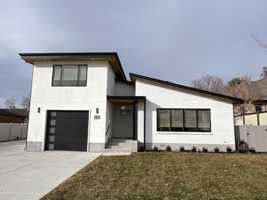 featured image of 2251 E Lincoln Ln