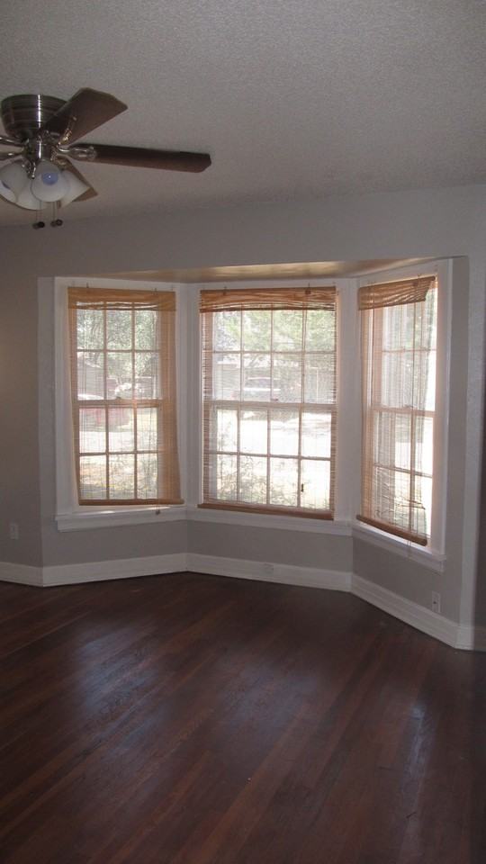 2010 23rd St - Photo 5 of 9