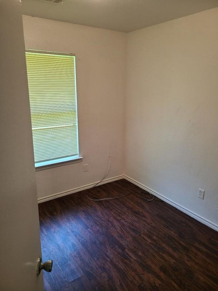 3421 3421 - 23 Bright St - Photo 5 of 7