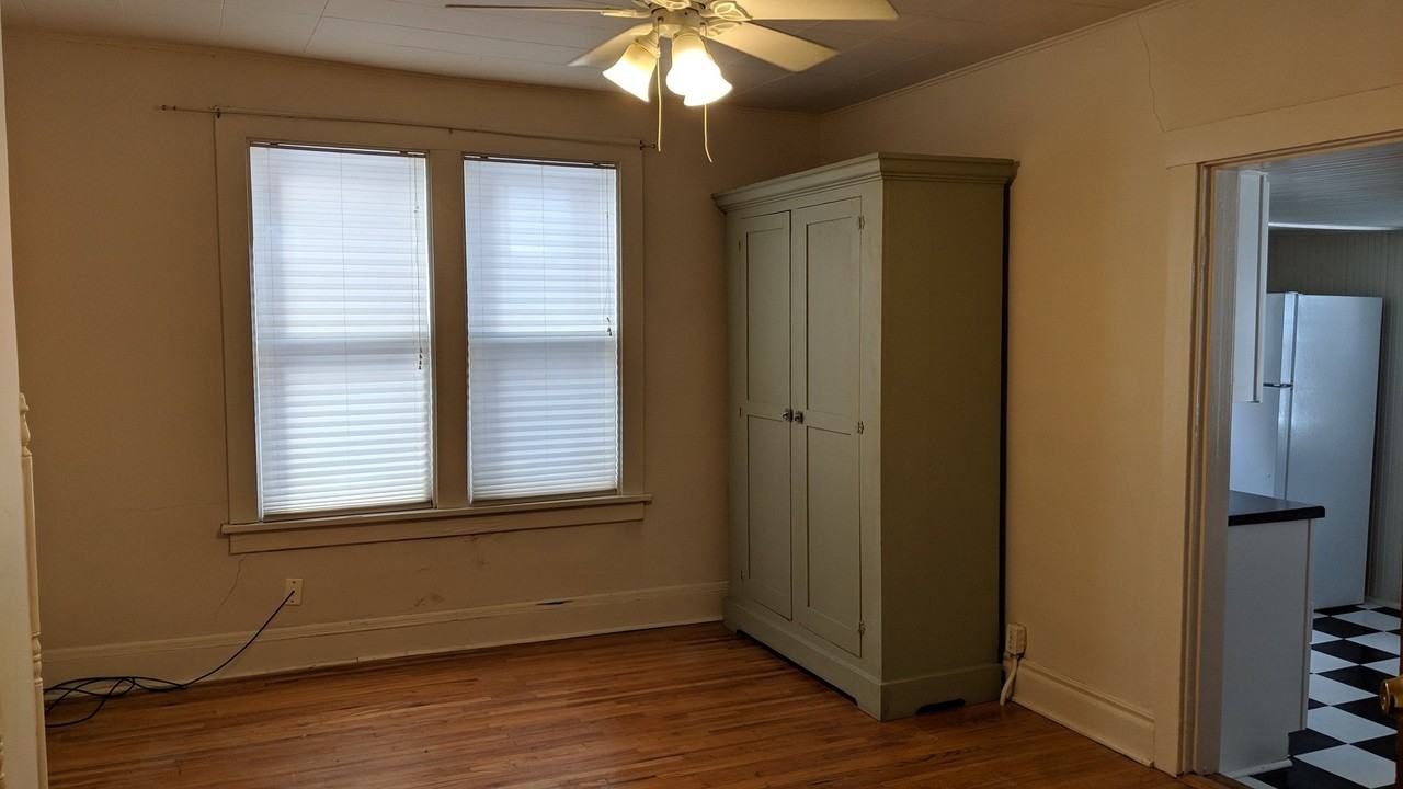 119 N Gilbert St - Photo 6 of 17