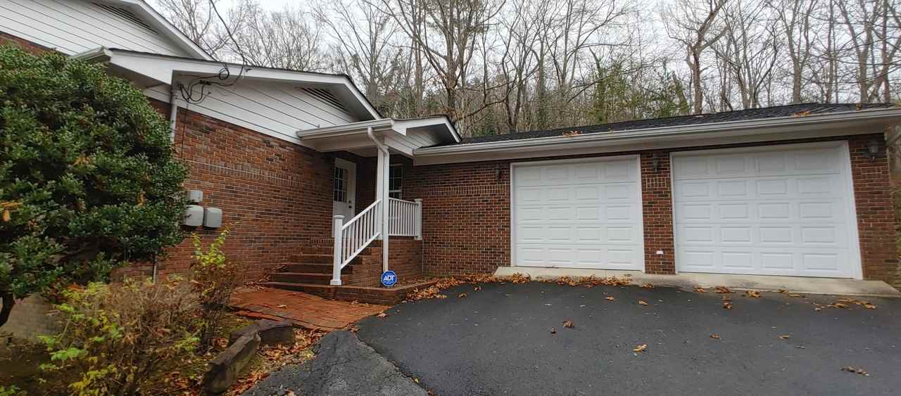 320 Garden Rd - Photo 2 of 31