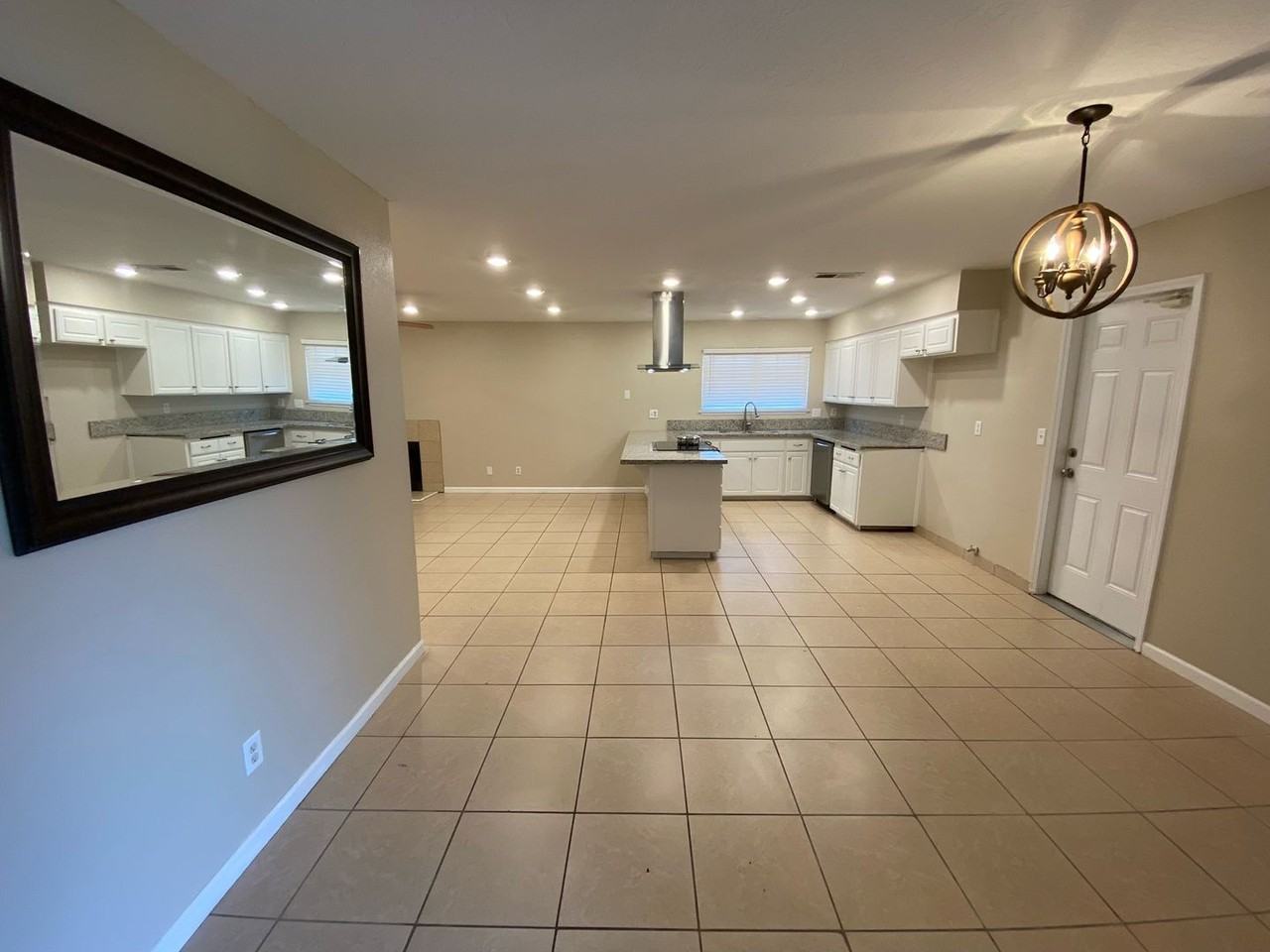 1840 N Cedar Ct - Photo 3 of 25