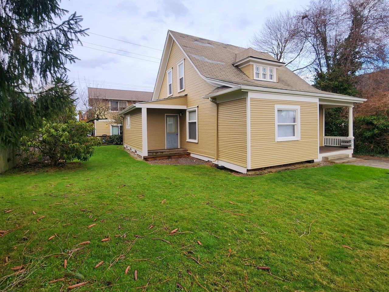 1215 High St - Photo 2 of 18