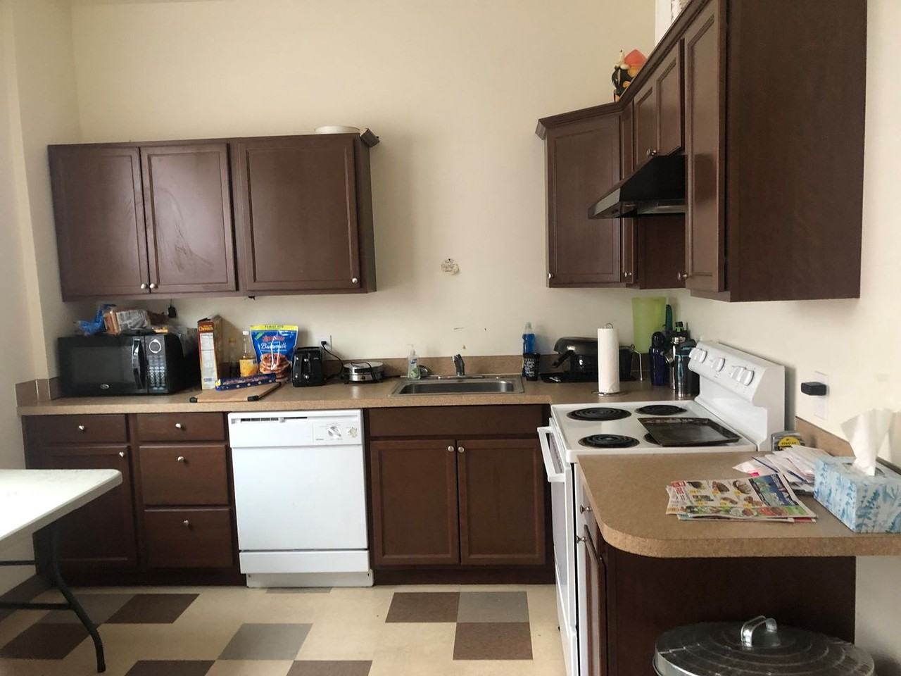 311 E Laurel St - Photo 2 of 15