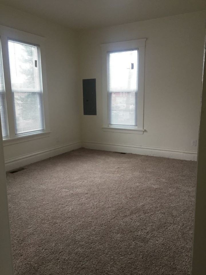 311 E Laurel St - Photo 6 of 15