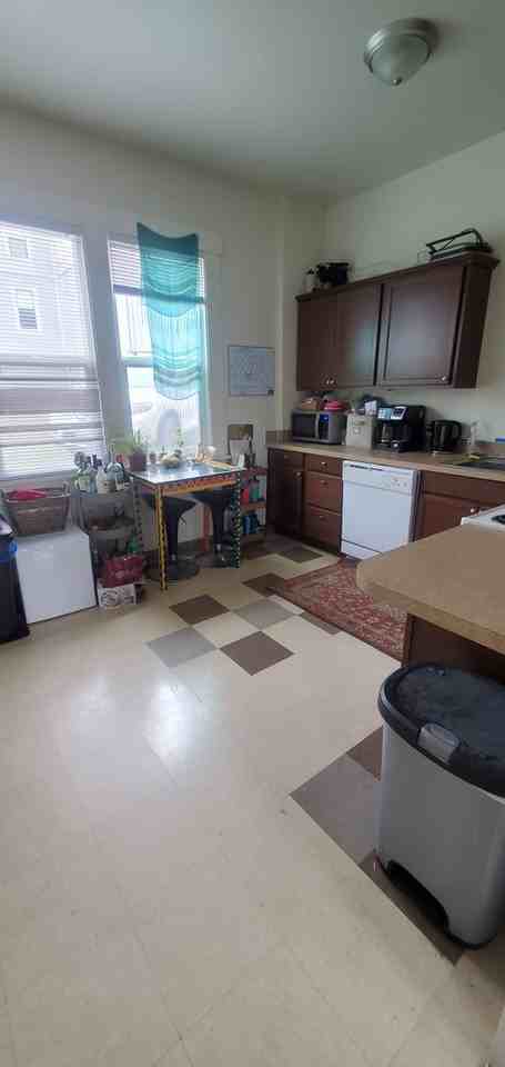 311 E Laurel St - Photo 7 of 15