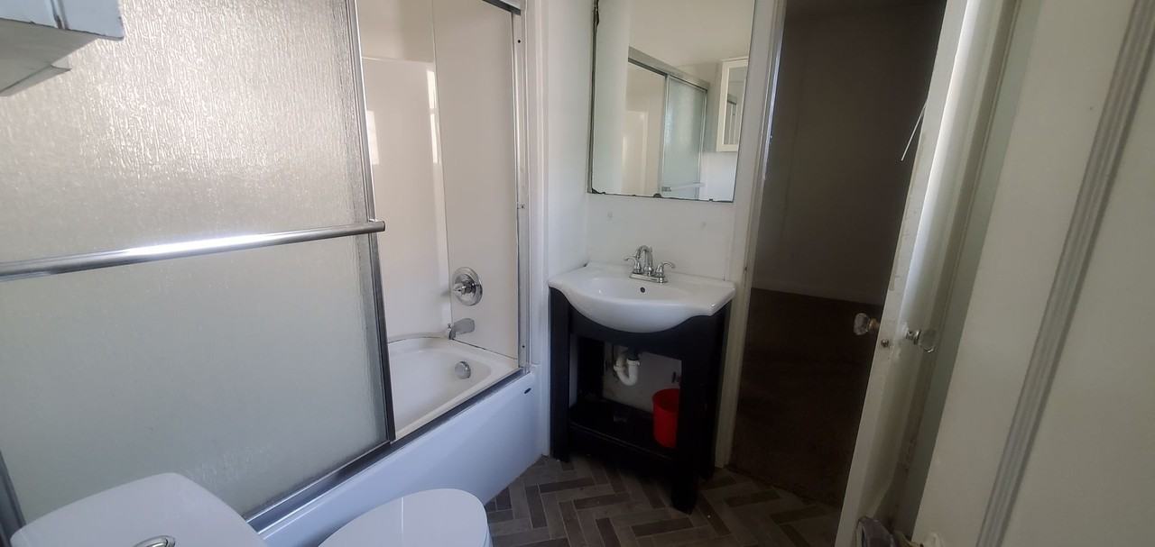 521 North Forest Street - Photo 4 of 15