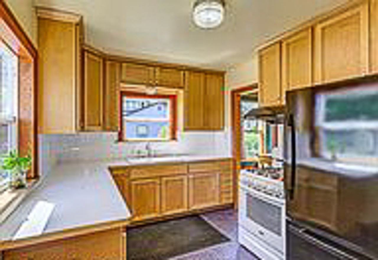 1252 Grant St - Photo 5 of 29