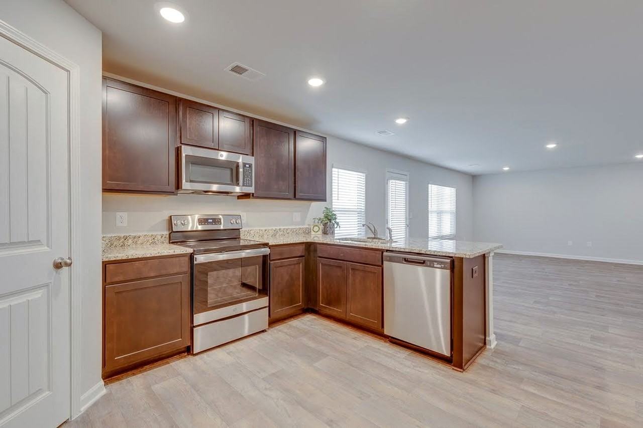 380 Alyssa Landing Dr - Photo 7 of 27