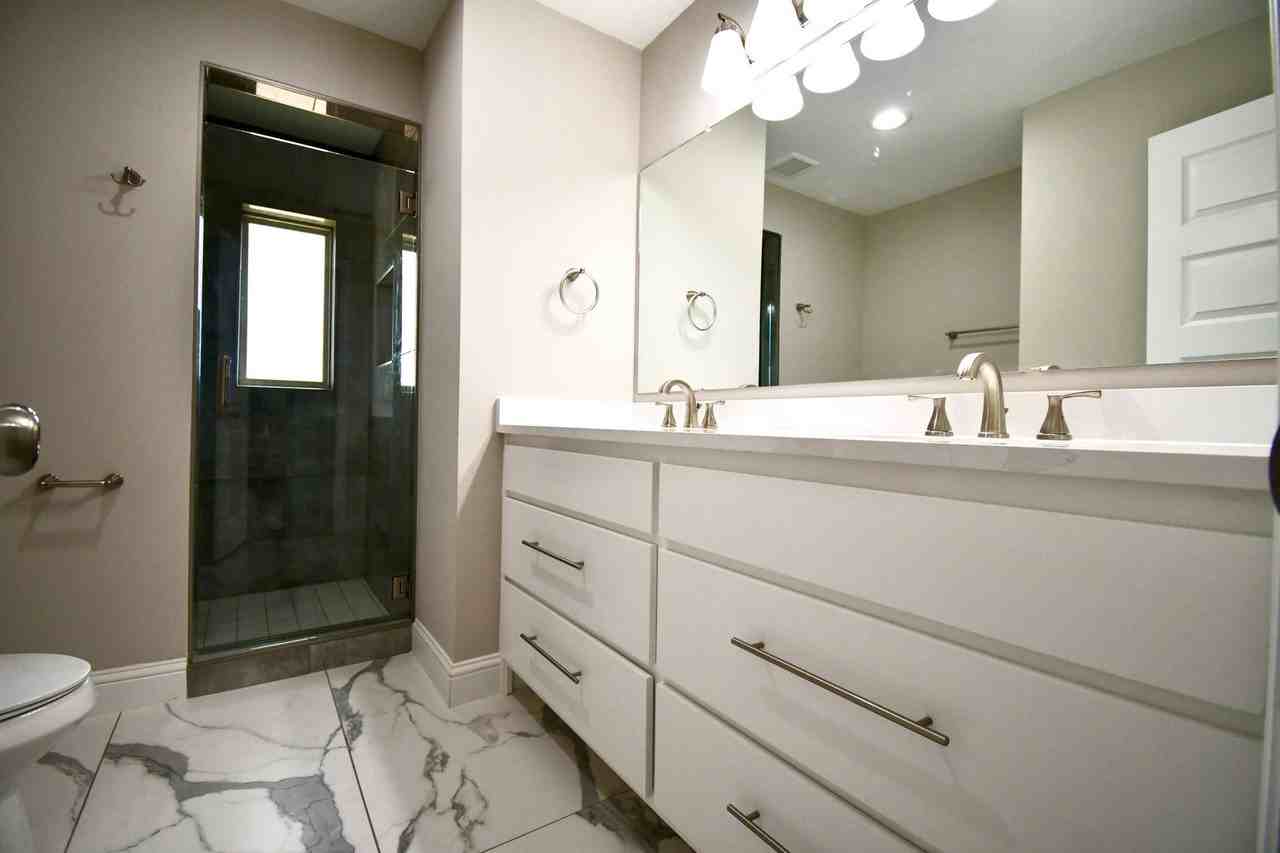 2701 Warren Cir - Photo 3 of 21