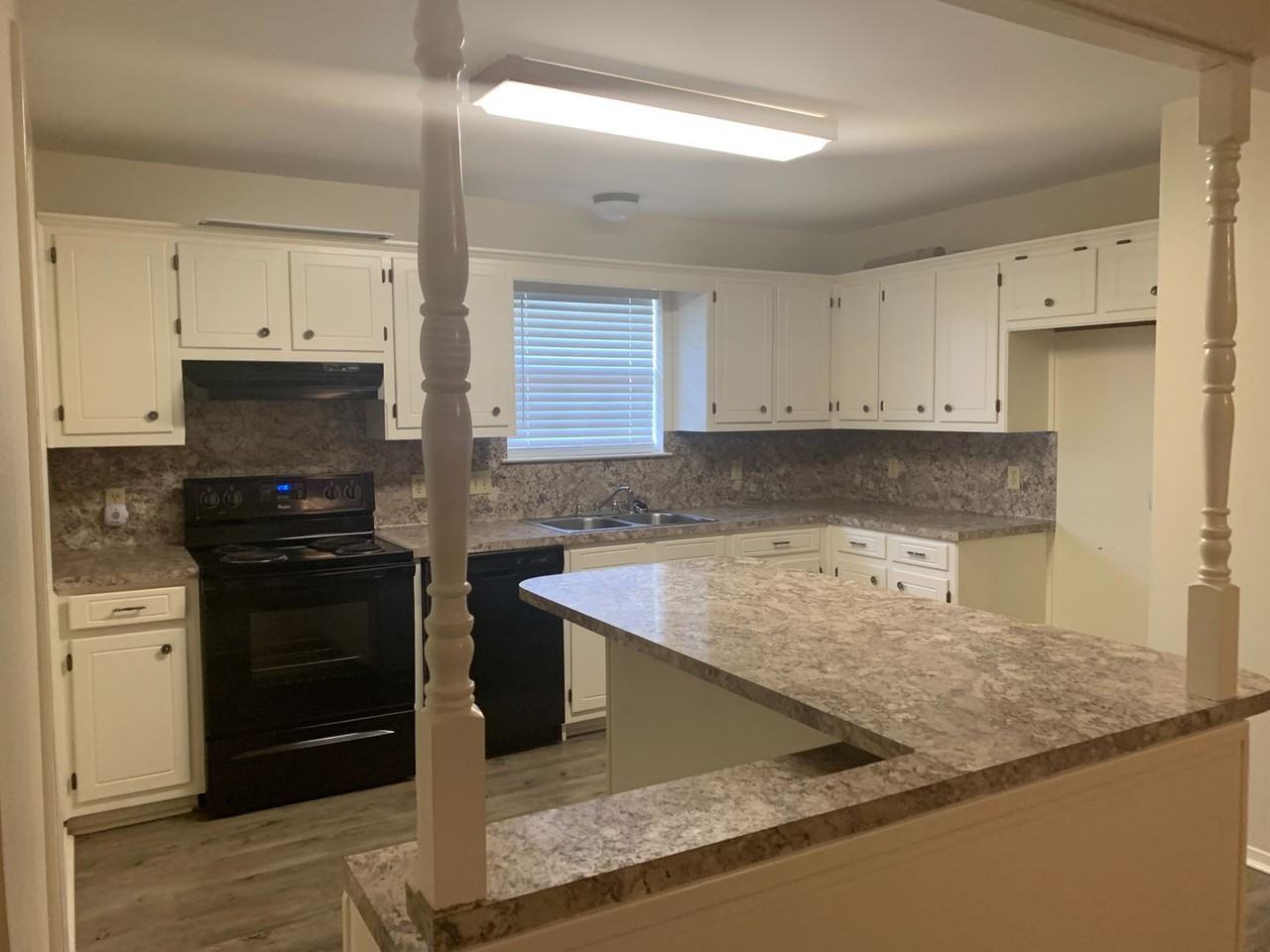 1104 America Dr - Photo 2 of 16