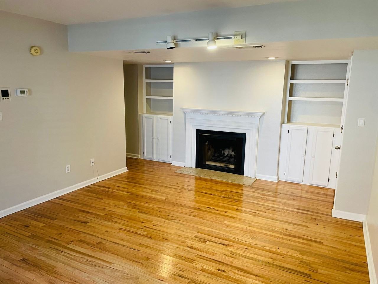 517 E Jefferson St - Photo 3 of 11