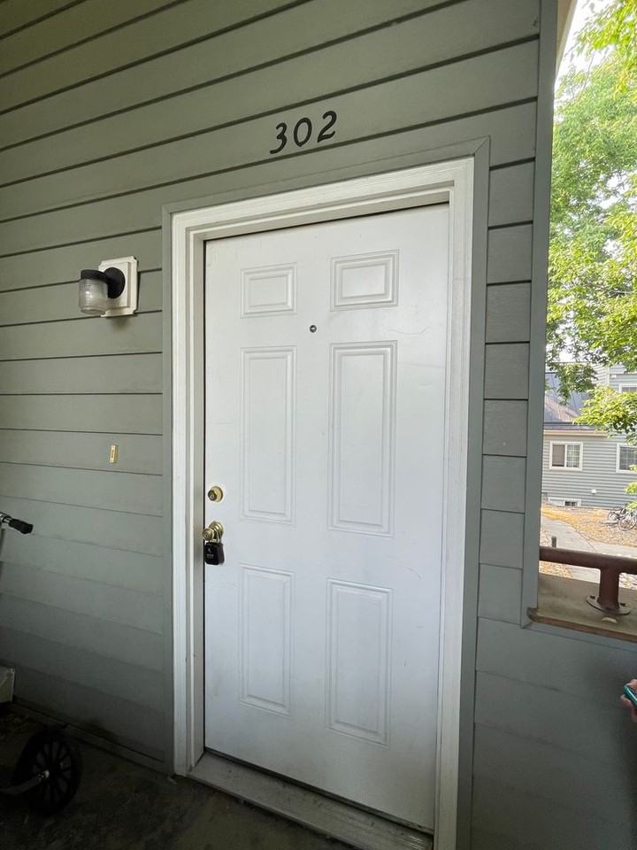 1301 University Ave - Photo 2 of 16