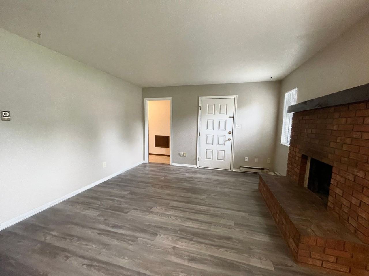 1212 Montgomery St - Photo 2 of 17