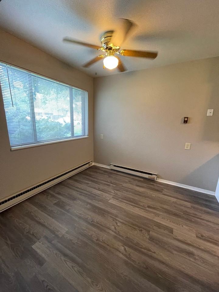 1212 Montgomery St - Photo 5 of 17