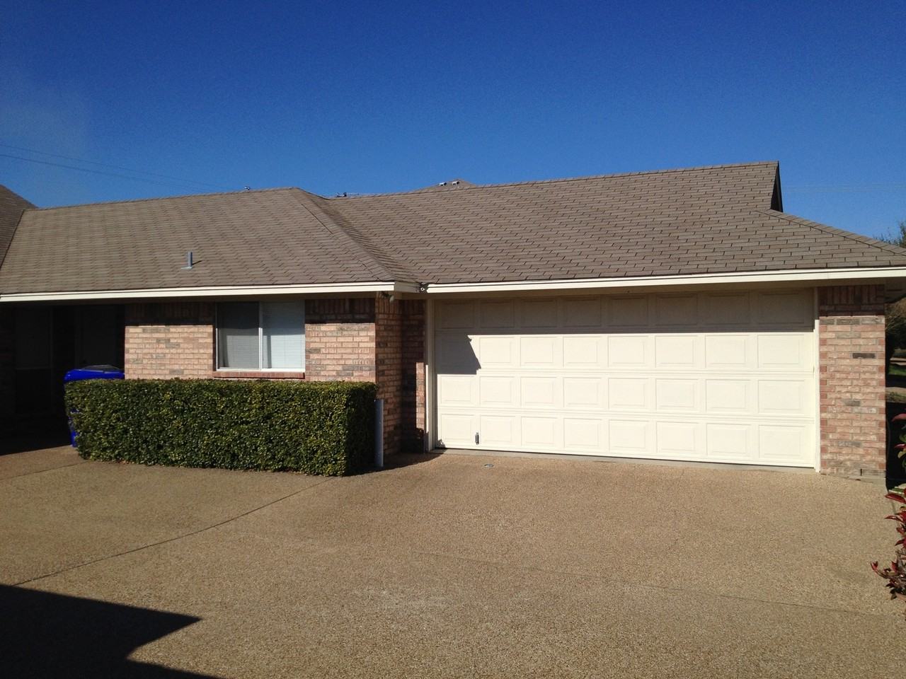 1513 Breezy Dr - Photo 2 of 8