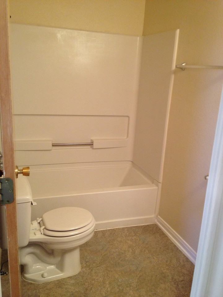 1513 Breezy Dr - Photo 6 of 8